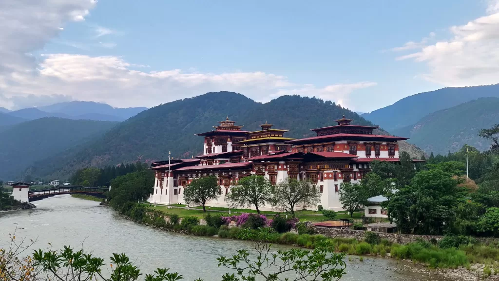 Punakha-Bhutan-1024×576[1]