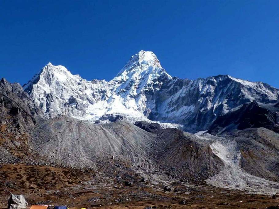 ama-dablam-base-camp-mountain-view[1]