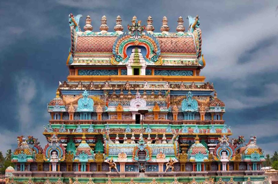 great-south-indian-architecture-sri-ranganathaswamy-temple-over-blue-sky-india-tamil-nadu-thanjavur-trichy-174347294[1]