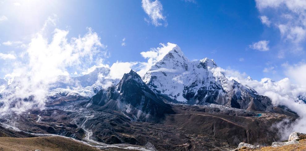 island-peak-climbing-with-everest-base-camp[1]