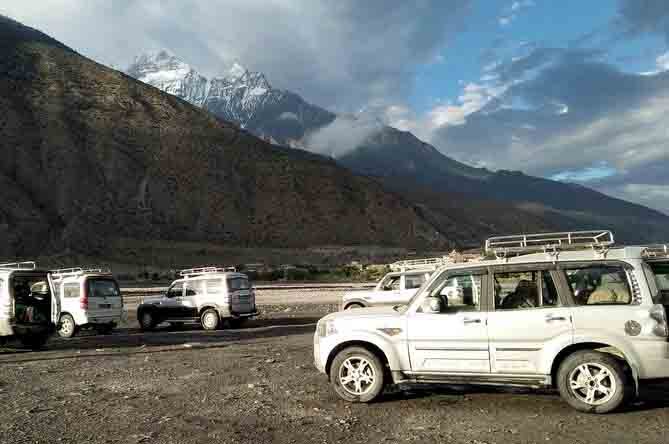 jomsom-muktinath-by-jeep[1]